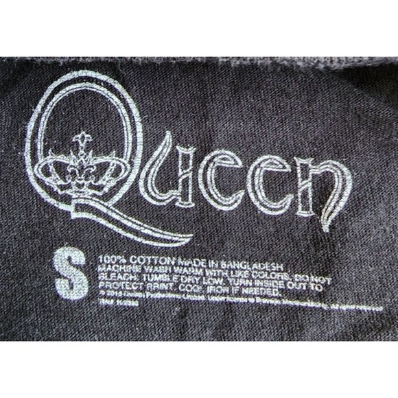 Queen We Will Rock You Black T-Shirt Size Small Rock Band Rockabilia - Picture 4 of 4